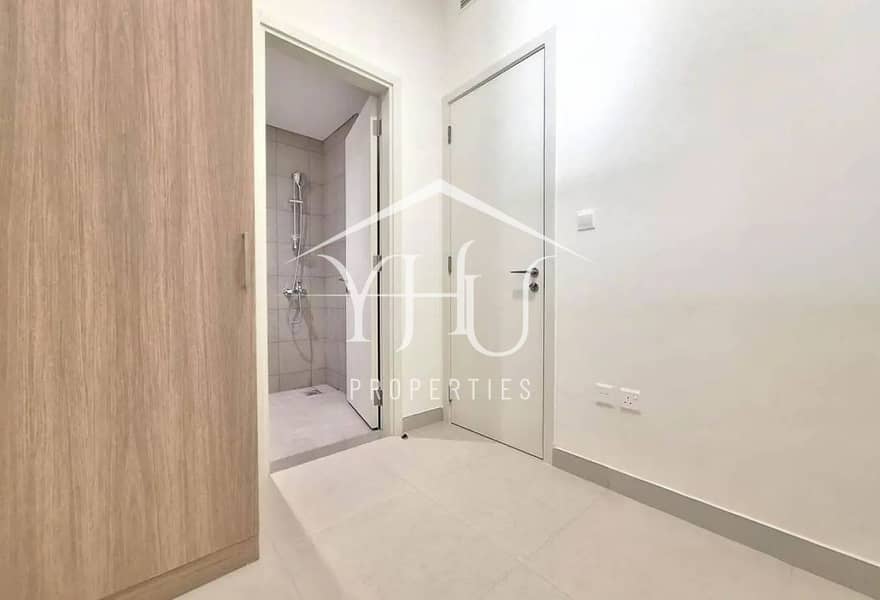 Modern 4BR Villa | Beach Access | Prime Location - Image 16