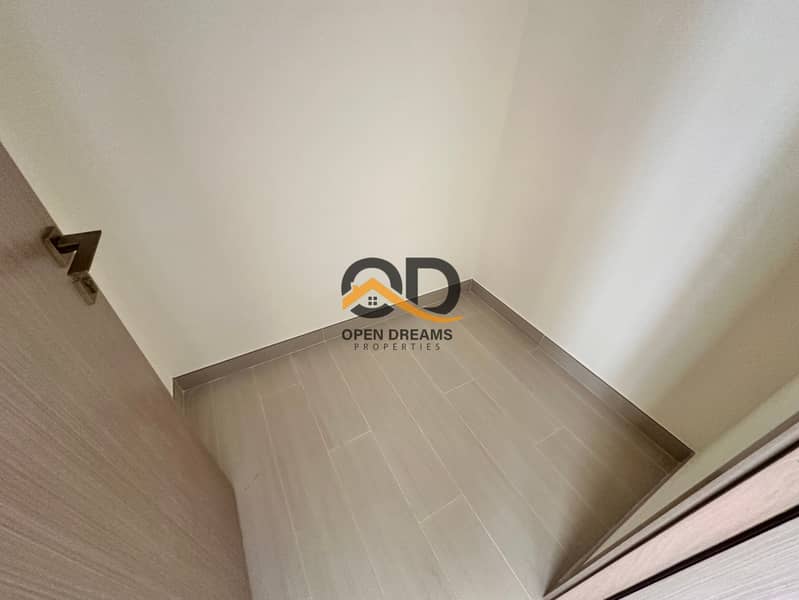 Brand New // Prime location // Smart Home