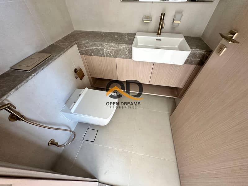 Brand New // Prime location // Smart Home