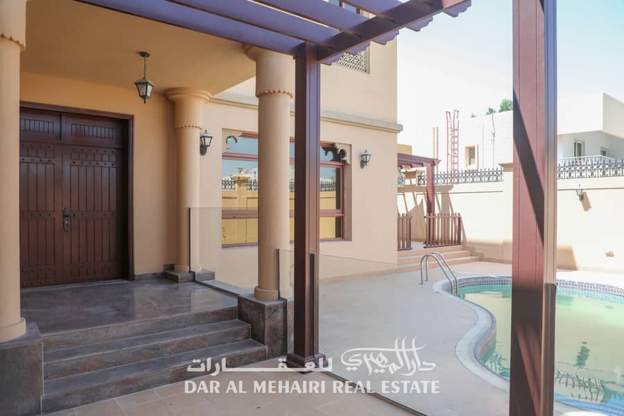 DUBAI WATER CANAL 4 B/R VILLA MAIDS ROOM WITH POOL & GARDEN