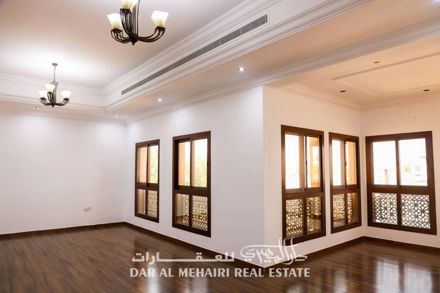 DUBAI WATER CANAL 4 B/R VILLA MAIDS ROOM WITH POOL & GARDEN