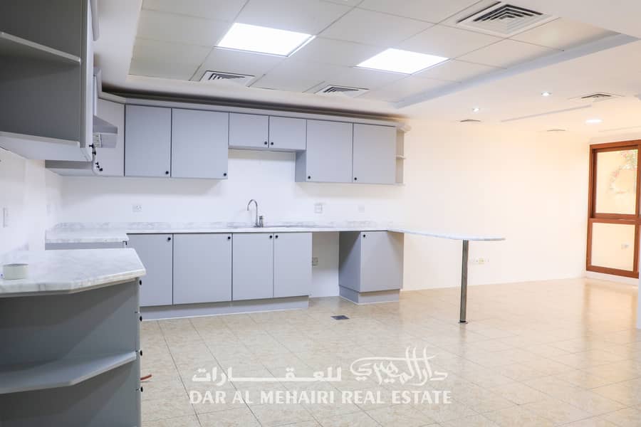 DUBAI WATER CANAL 4 B/R VILLA MAIDS ROOM WITH POOL & GARDEN - Image 11