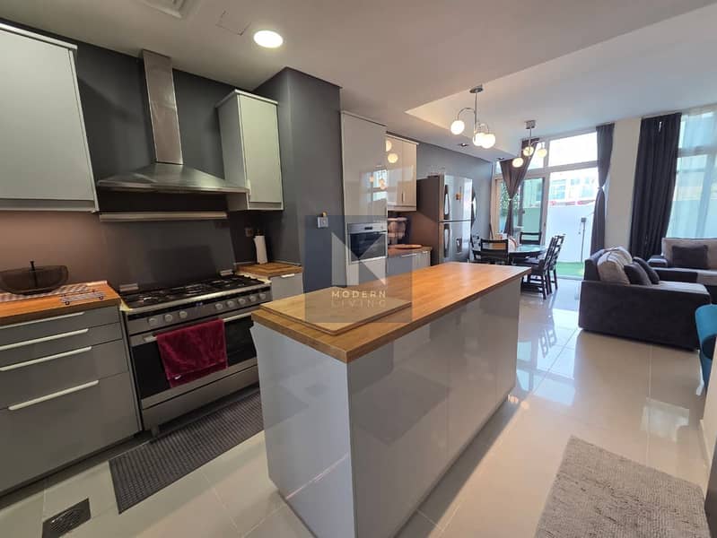 Corner 3BR | Fully Extended | Vacant on Transfer - Image 6