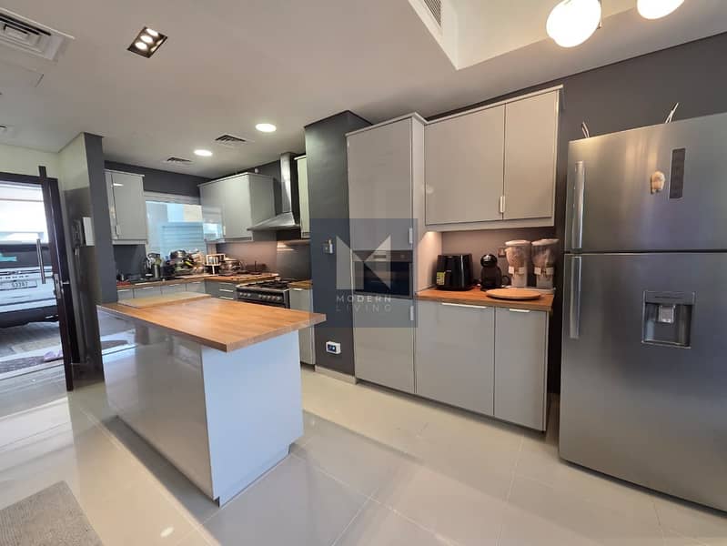 Corner 3BR | Fully Extended | Vacant on Transfer - Image 7