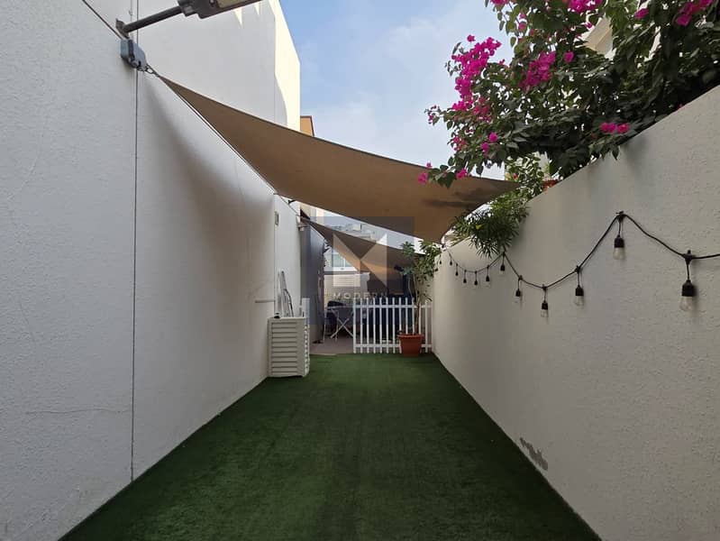 Corner 3BR | Fully Extended | Vacant on Transfer - Image 9