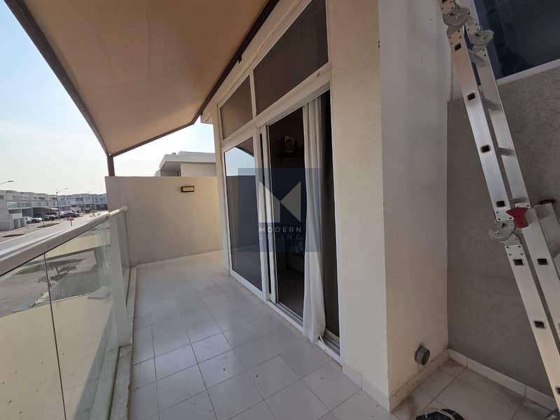 Corner 3BR | Fully Extended | Vacant on Transfer - Image 12