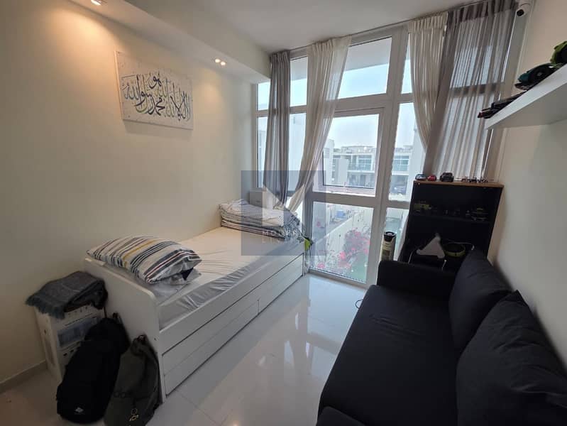 Corner 3BR | Fully Extended | Vacant on Transfer - Image 14