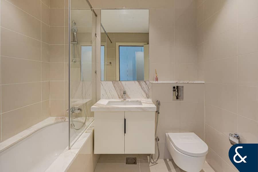 Furnished | Fully Upgraded | Vacant - Image 11