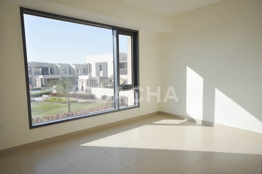 Large Layout | Modern Villa | Vacant - Image 8