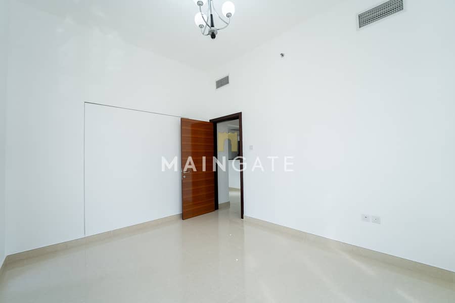 BRIGHT 2BHK | Prime Location | Semi-Closed Kitchen - Image 8