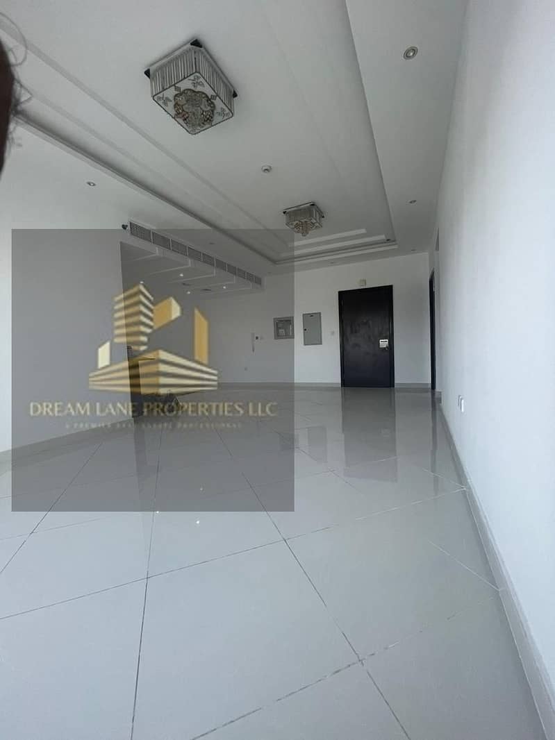 3 BHK DISTRESS DEAL FOR MORTGAGE BUYER / VERY VERY GOOD BUILDILDING /VACANT ON TRANSFER/PRICE 2 M