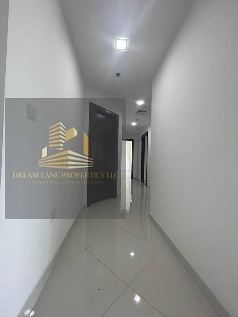 3 BHK DISTRESS DEAL FOR MORTGAGE BUYER / VERY VERY GOOD BUILDILDING /VACANT ON TRANSFER/PRICE 2 M - Image 6