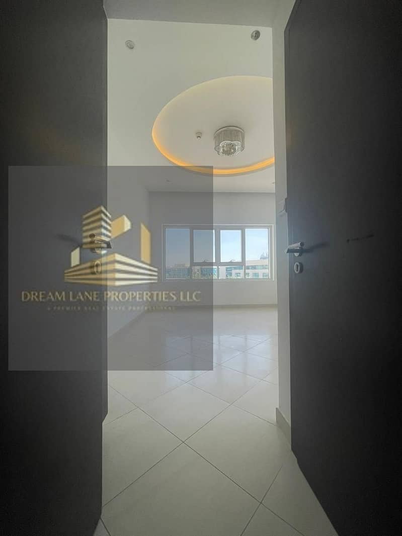 3 BHK DISTRESS DEAL FOR MORTGAGE BUYER / VERY VERY GOOD BUILDILDING /VACANT ON TRANSFER/PRICE 2 M - Image 8