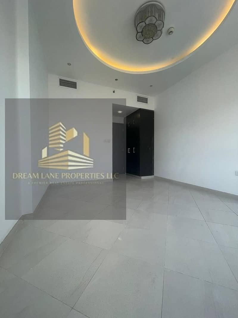 3 BHK DISTRESS DEAL FOR MORTGAGE BUYER / VERY VERY GOOD BUILDILDING /VACANT ON TRANSFER/PRICE 2 M - Image 9