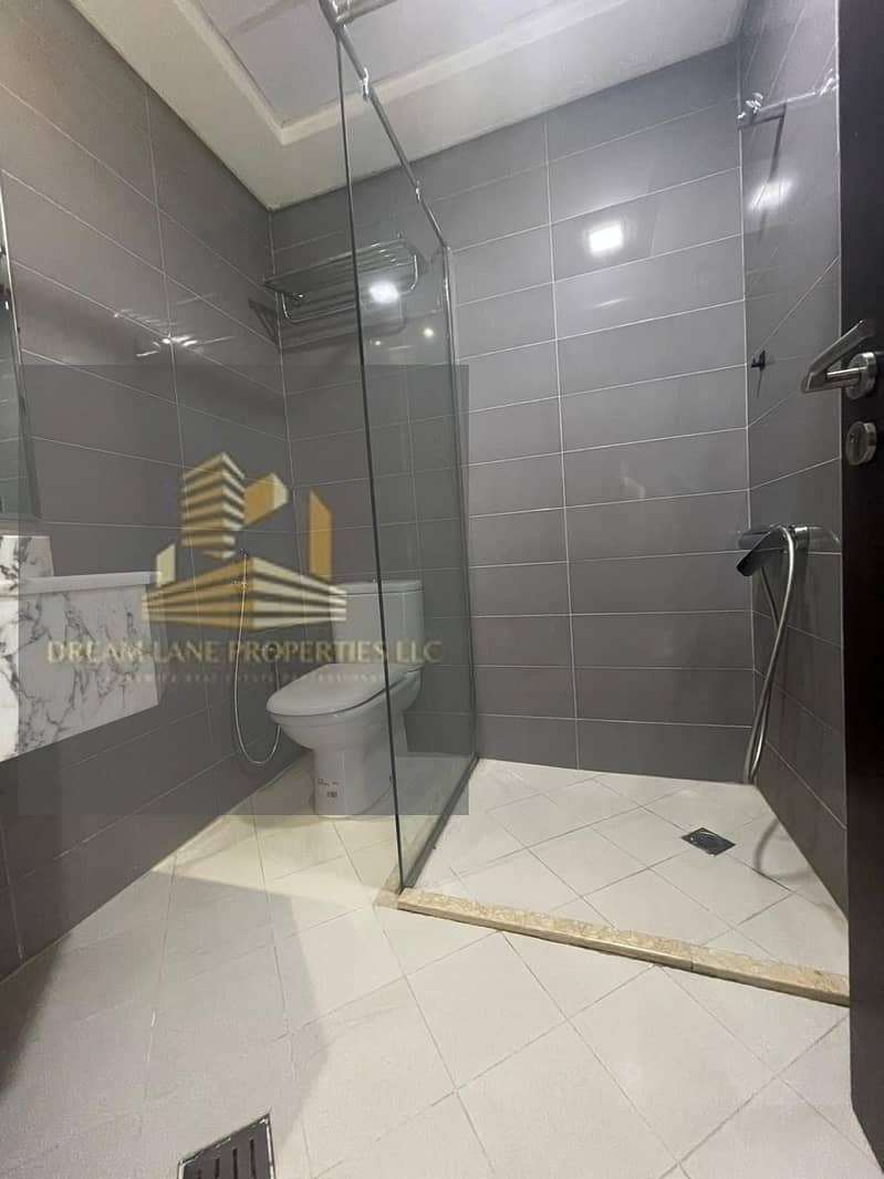 3 BHK DISTRESS DEAL FOR MORTGAGE BUYER / VERY VERY GOOD BUILDILDING /VACANT ON TRANSFER/PRICE 2 M - Image 13