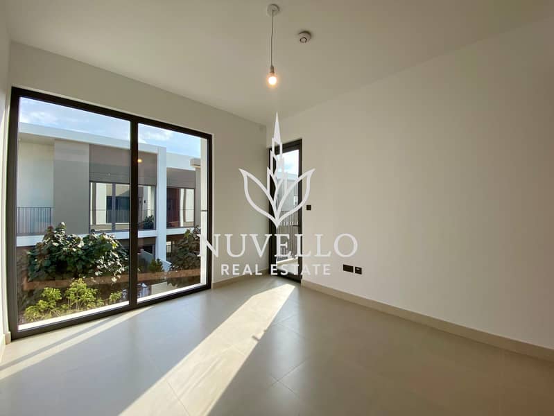 Near Park | Landscaped | Siemens Appliances - Image 8