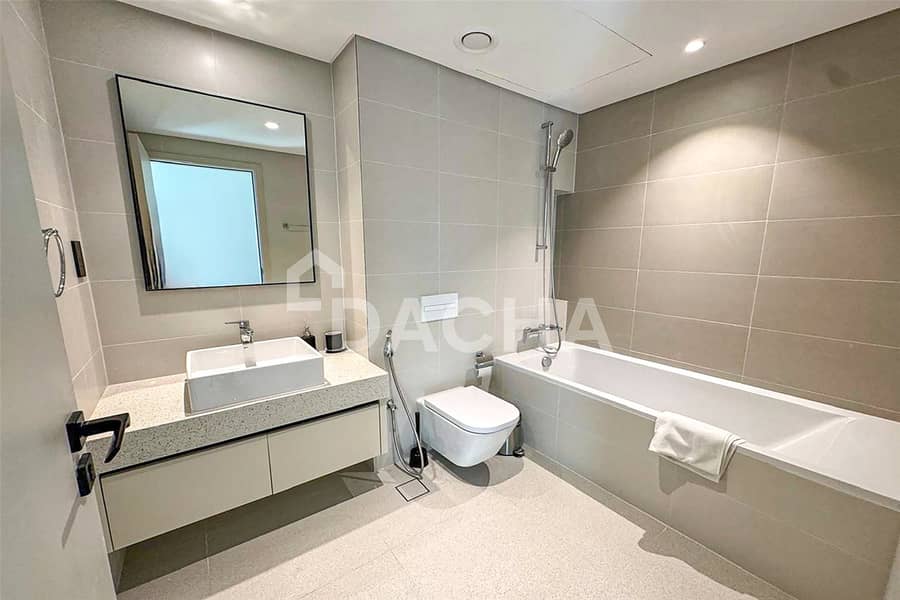 Fully Furnished | Sea View | High Floor - Image 6