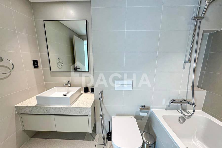 Fully Furnished | Sea View | High Floor - Image 8