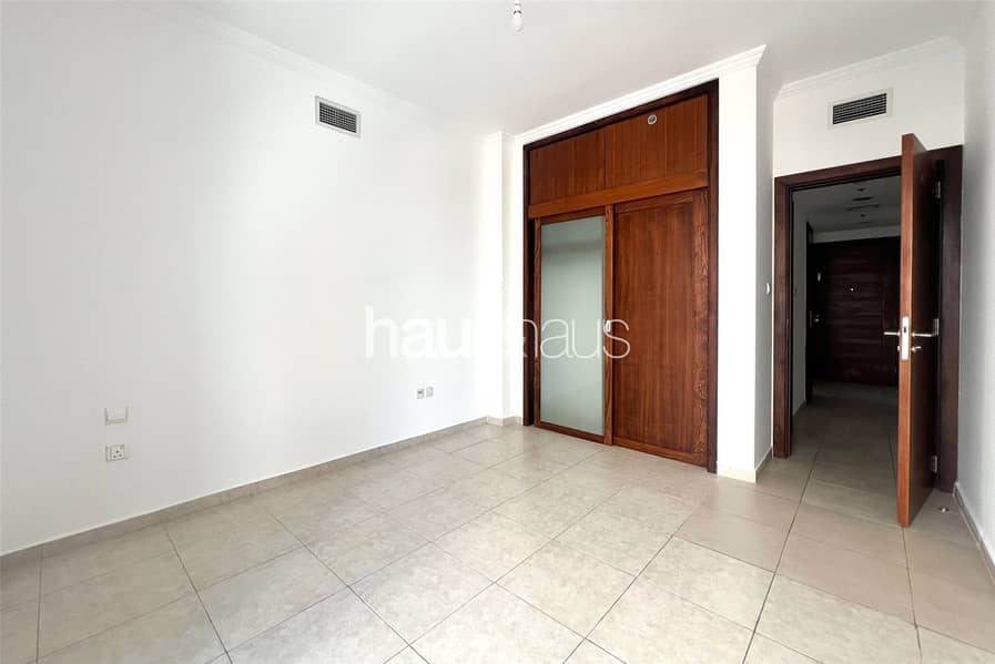 Spacious | Prime Location | Chiller Free - Image 6