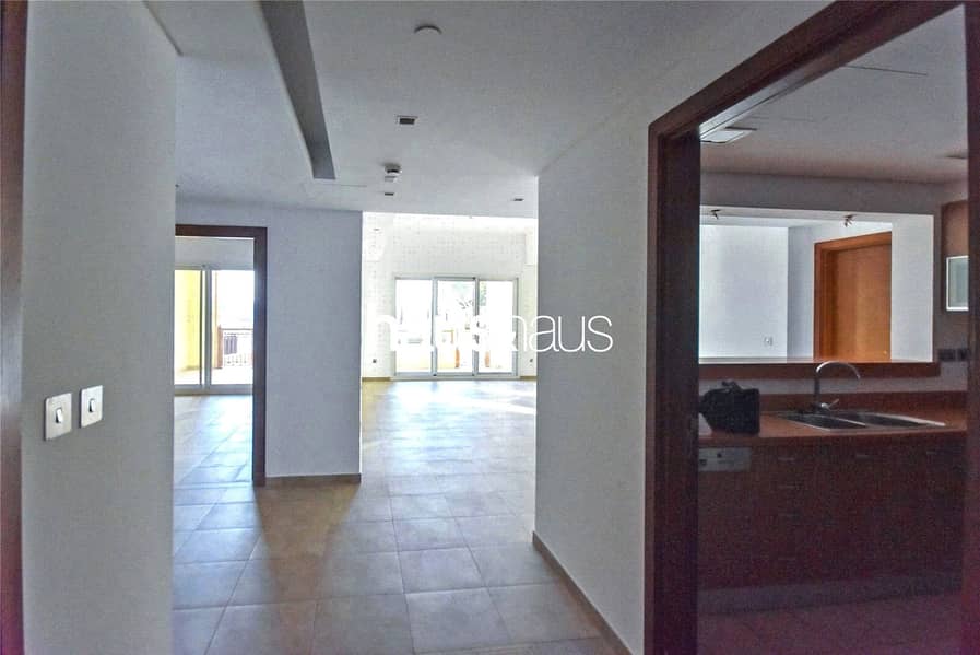 Sunset View | Private Garage | Large Terrace - Image 11