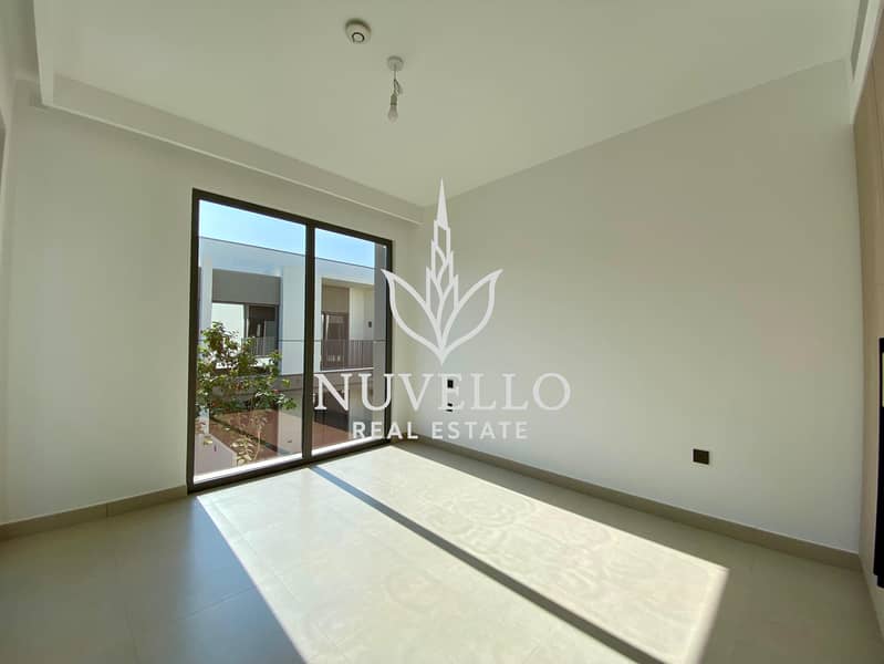 Upgraded | Landscaped | Siemens Appliances - Image 9