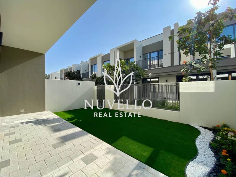 Upgraded | Landscaped | Siemens Appliances