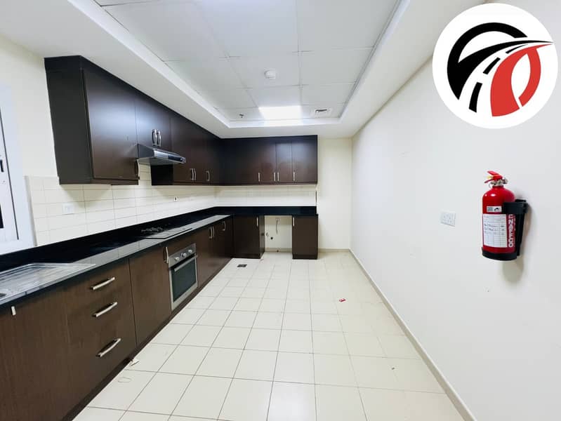 Luxury Living | Prime SZR Location | Stunning Views | Gym & Pool | Near Metro Station - Image 6