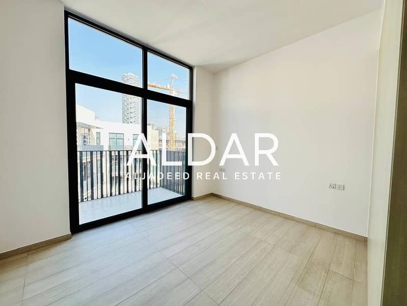 Pool View | Modern | Fully Fitted With Dishwasher