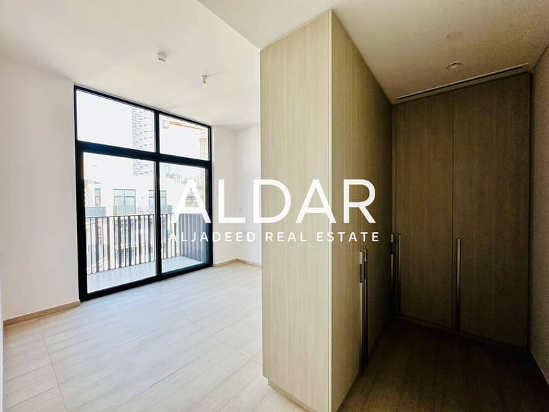 Pool View | Modern | Fully Fitted With Dishwasher