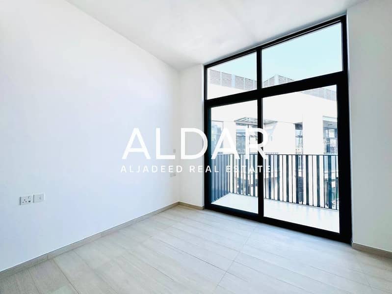 Pool View | Modern | Fully Fitted With Dishwasher - Image 8