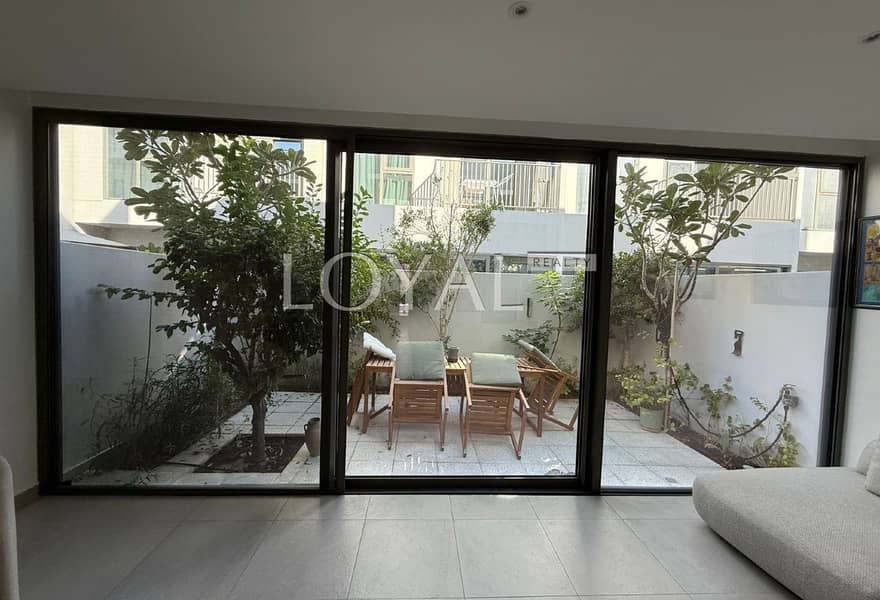 Close Kitchen | Extended Living Area | Front Open