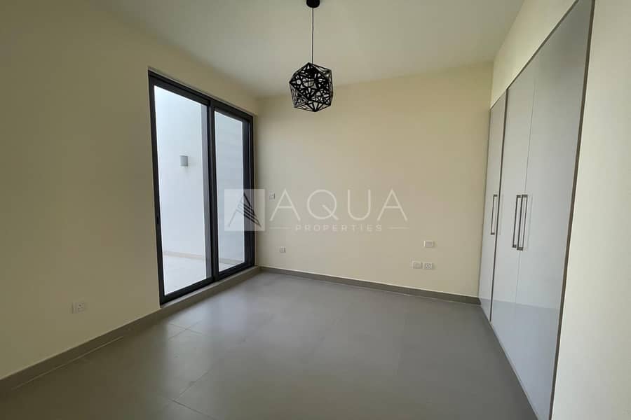 Hot Deal | Landscaped | Ready To Move In - Image 9