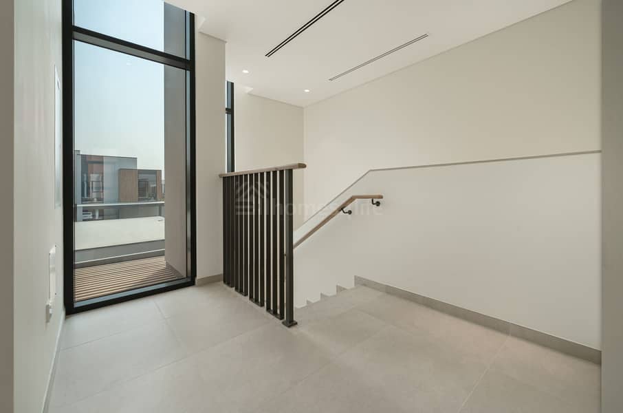 Park Facing 3BR | Single Row | Big Layout - Image 19