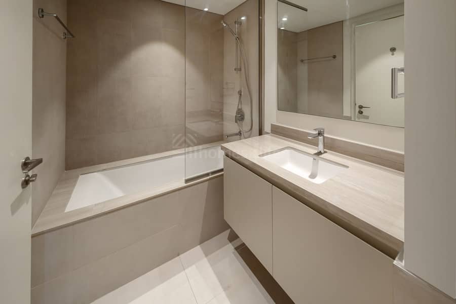 Park Facing 3BR | Single Row | Big Layout - Image 34