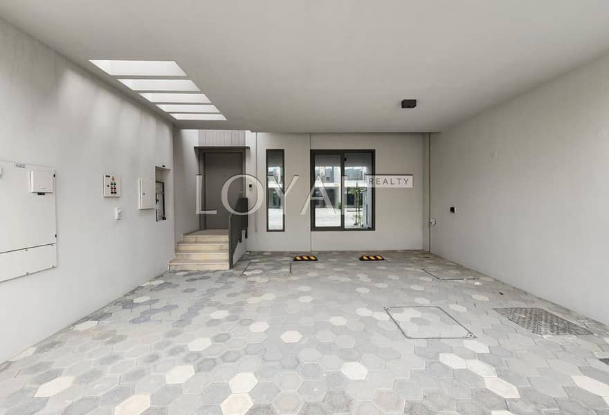 Big Plot | Near Amenities | Mulitiple Options - Image 16