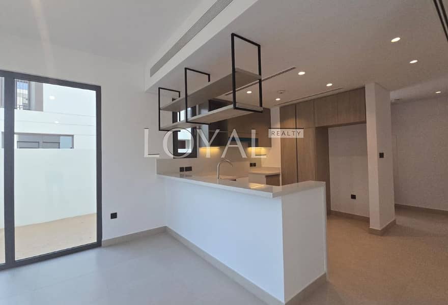 Brand New | Spacious 4 Bed | Ready to move - Image 6