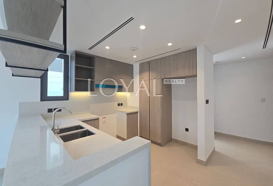 Brand New | Spacious 4 Bed | Ready to move - Image 7