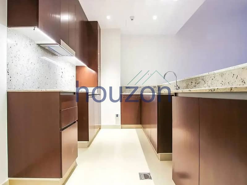 Spacious 2BR + M/Room | Park View | Chiller Free