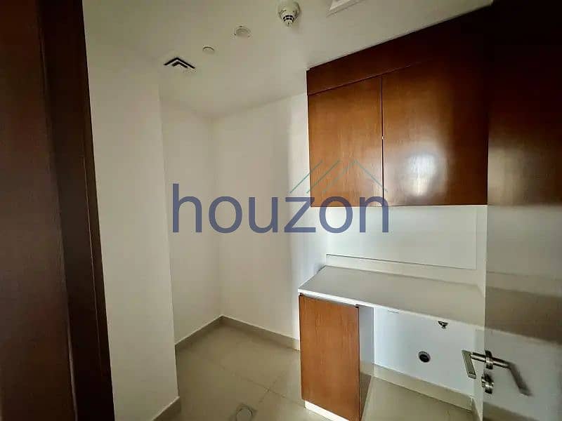 Spacious 2BR + M/Room | Park View | Chiller Free - Image 10