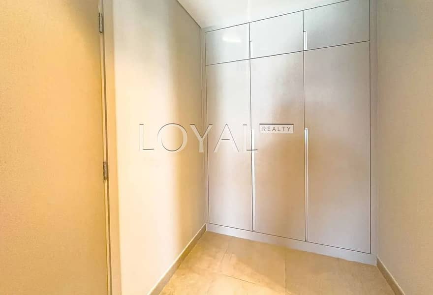 Vacant | Upgraded | Spacious Layout - Image 8