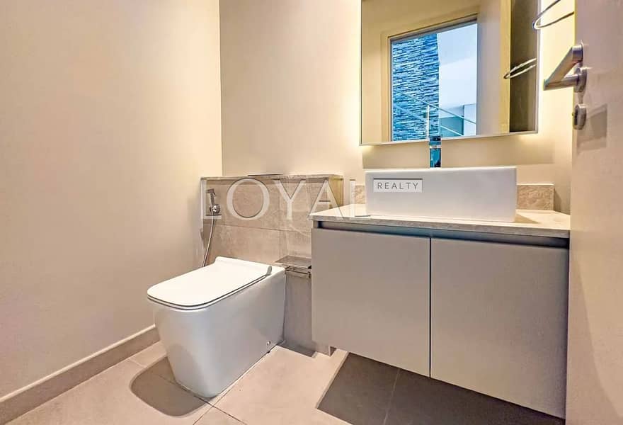 Vacant | Upgraded | Spacious Layout - Image 15