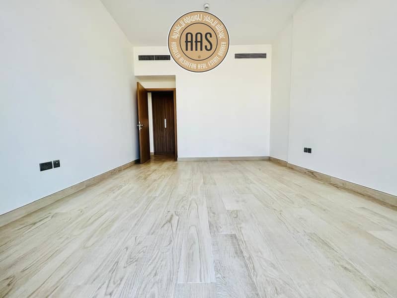 HOT DEAL // HUGE SIZE // STYLISH INTERIORS // PEACEFUL AMBIENCE - Image 7