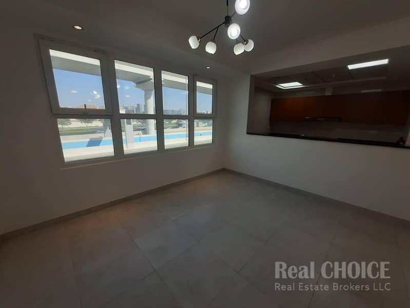 Skyline Haven| Spacious 3-Bedroom | Prime Location - Image 13