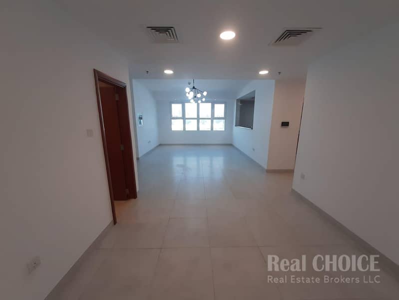 Skyline Haven| Spacious 3-Bedroom | Prime Location - Image 14