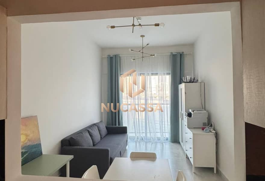 Spacious 2 BR I Prime Location I Pool View