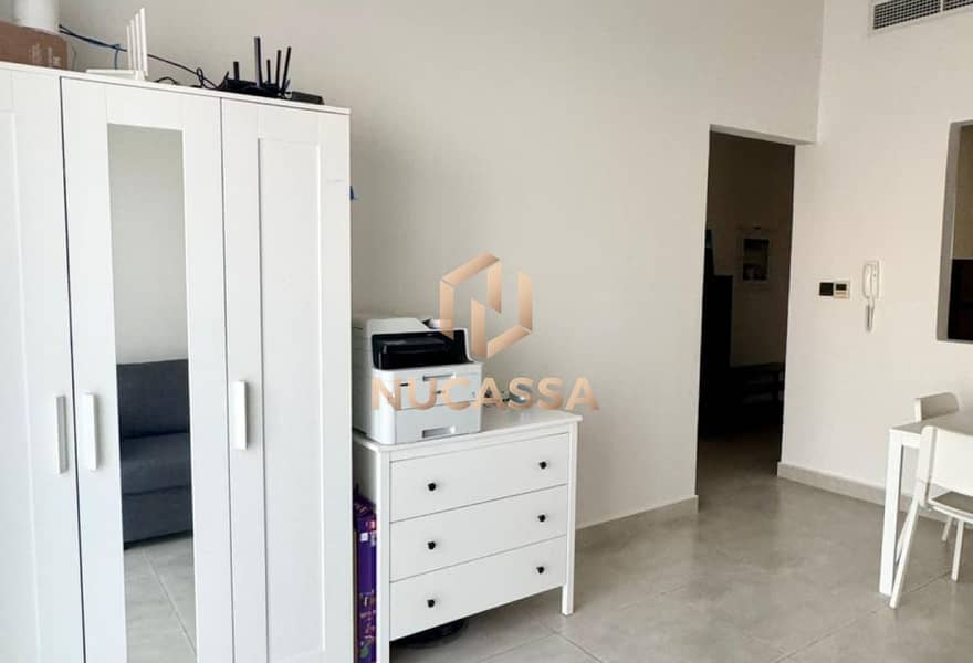 Spacious 2 BR I Prime Location I Pool View