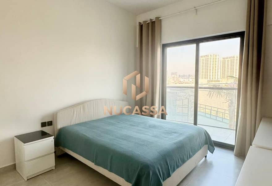 Spacious 2 BR I Prime Location I Pool View