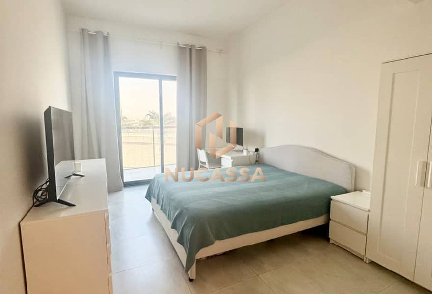 Spacious 2 BR I Prime Location I Pool View - Image 6