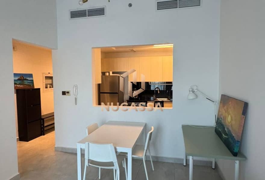 Spacious 2 BR I Prime Location I Pool View - Image 11