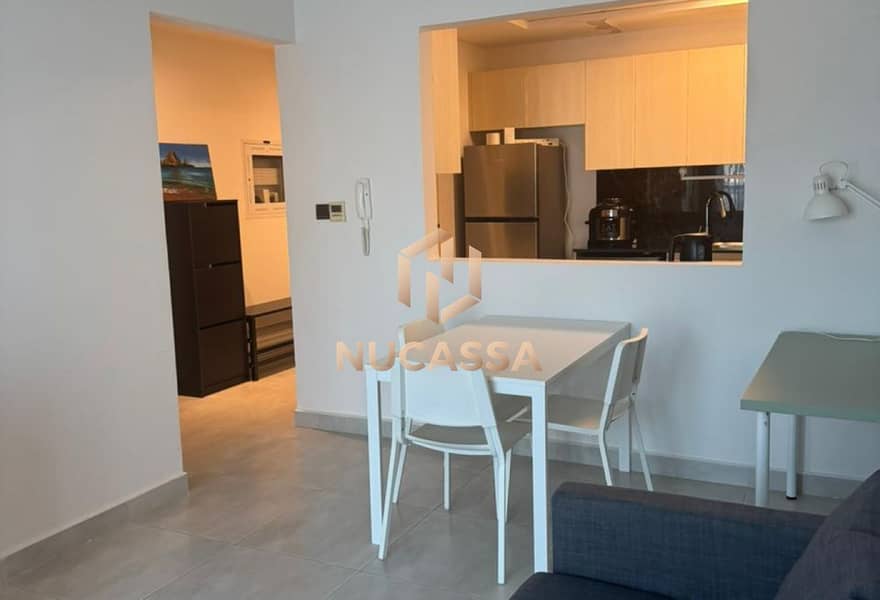 Spacious 2 BR I Prime Location I Pool View - Image 14